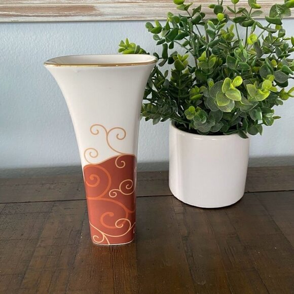 Wedgwood Marrakech Bone China Vase Gold & Copper - Picture 2 of 5
